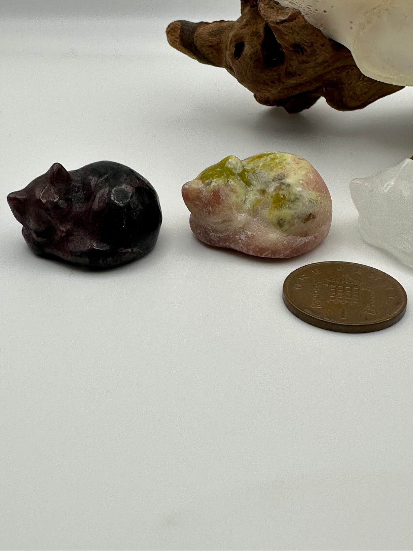 Crystal - Polished Sleeping Cat