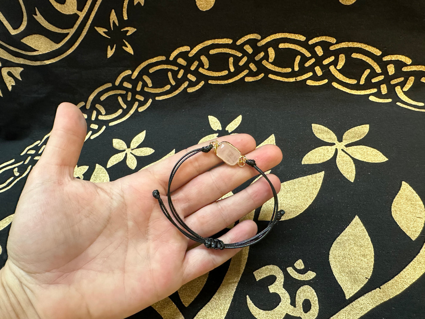 Bracelet - Waxed braided cotton with oblong GEMSTONE